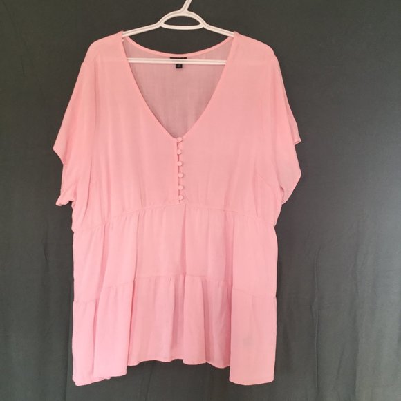 Torrid pink tiered button detail on front short sleeve - Picture 1 of 5